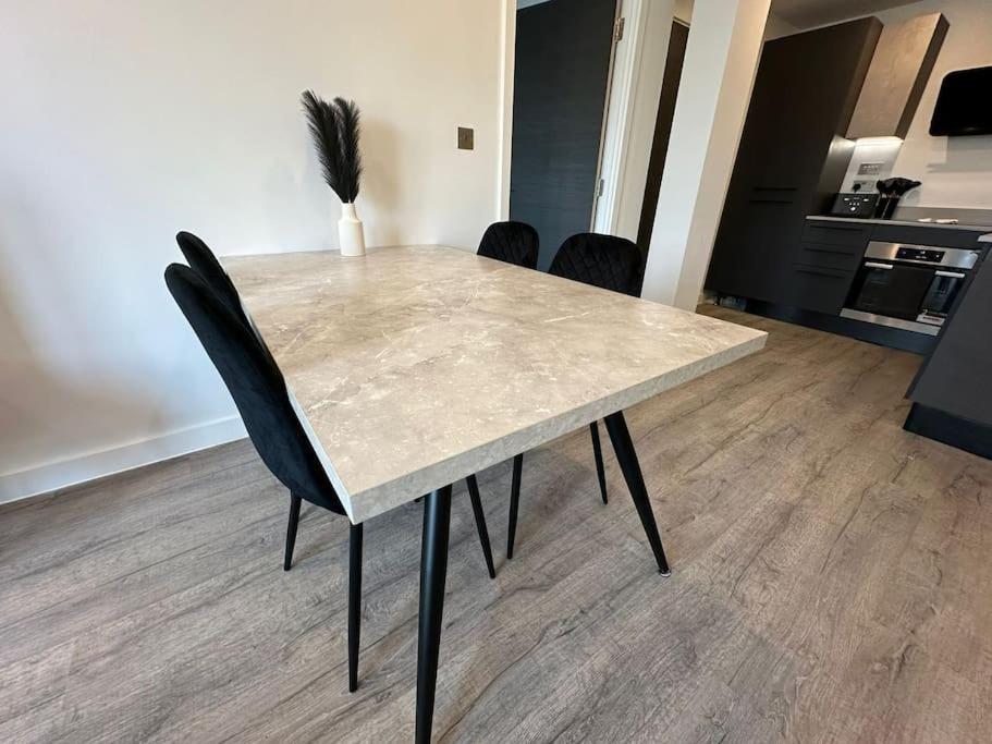 Stylish Central York Apartment Free Parking & Gym Dış mekan fotoğraf